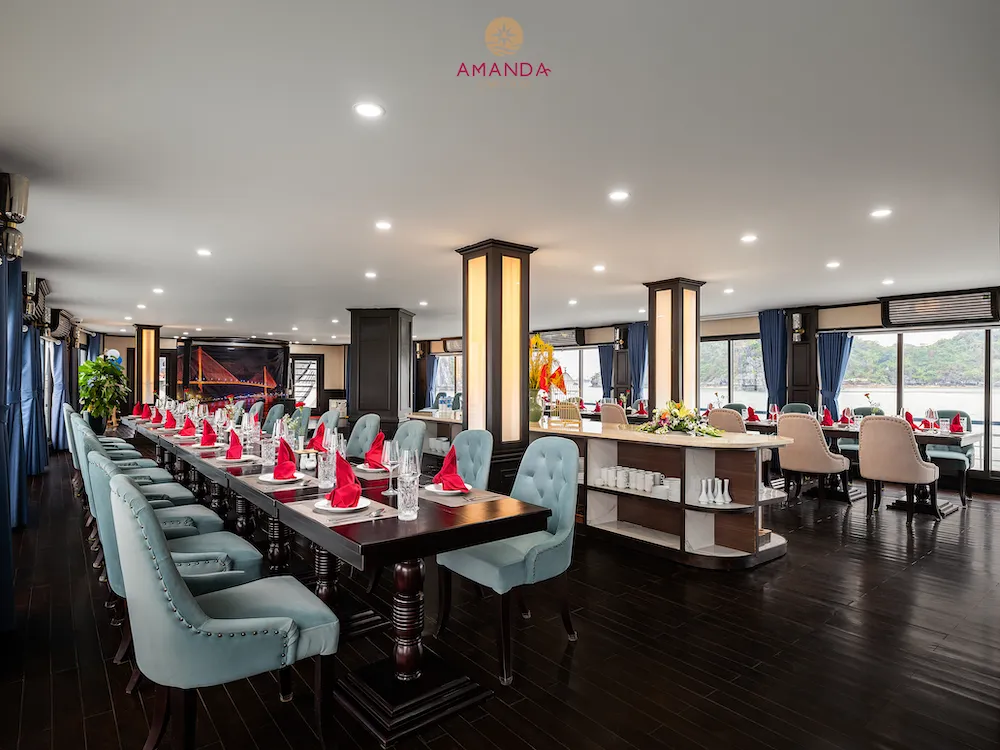 Nhà hàng sang trọng trên du thuyền Amanda Pearl
