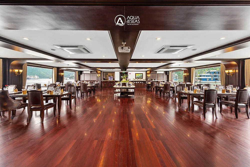 Nhà hàng Aqua Restaurant view toàn cảnh vịnh trên du thuyền Aqua Of The Seas