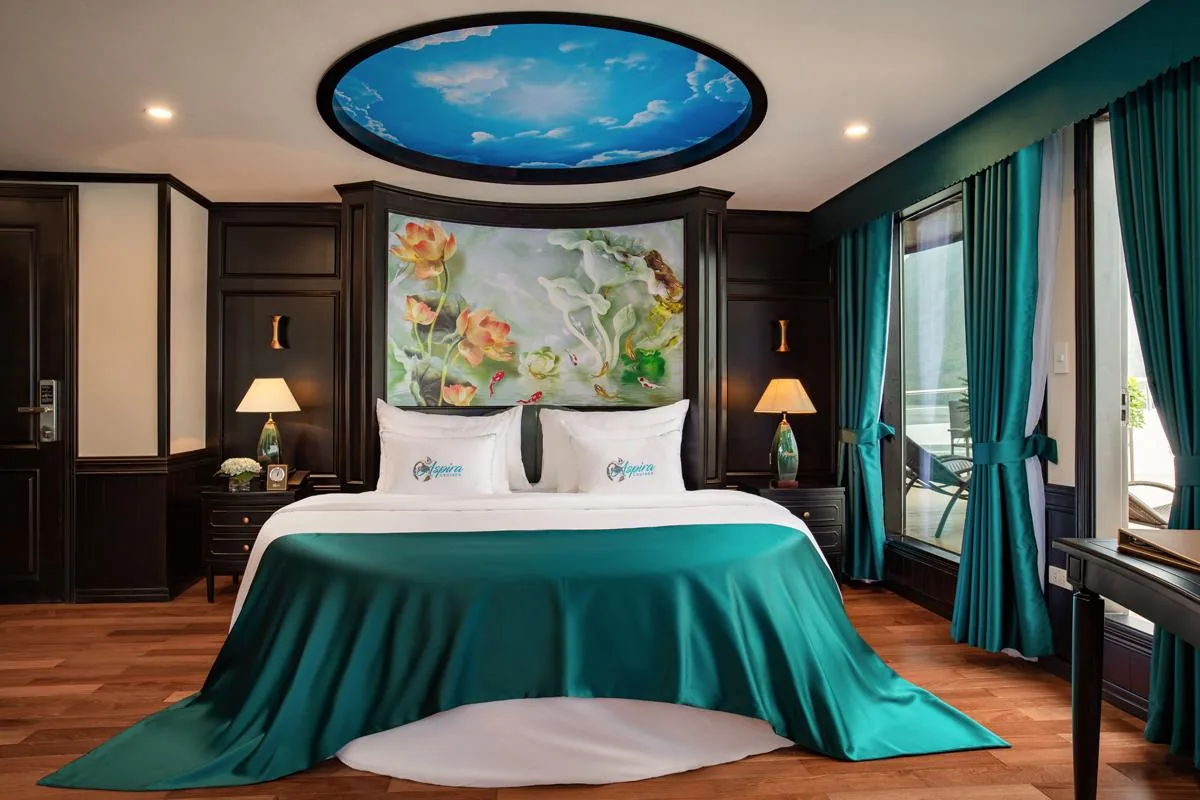 Phòng President Suite 55m² trên du thuyền Aspira Cruise với sân thượng riêng