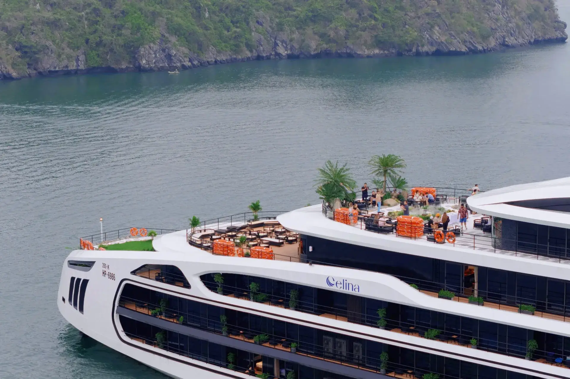 Du thuyền Celina of The Sea neo giữa Vịnh Lan Hạ – Cát Bà