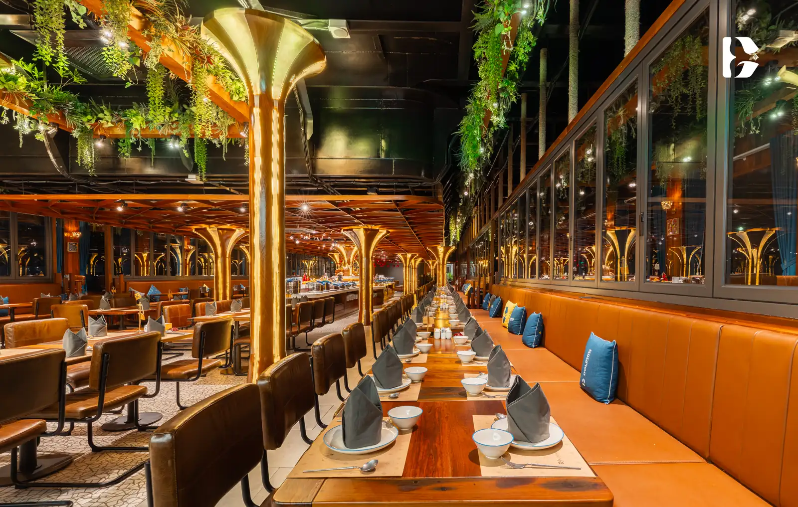 Nhà hàng phục vụ bữa trưa buffet trên du thuyền Dolphin Halong Cruise