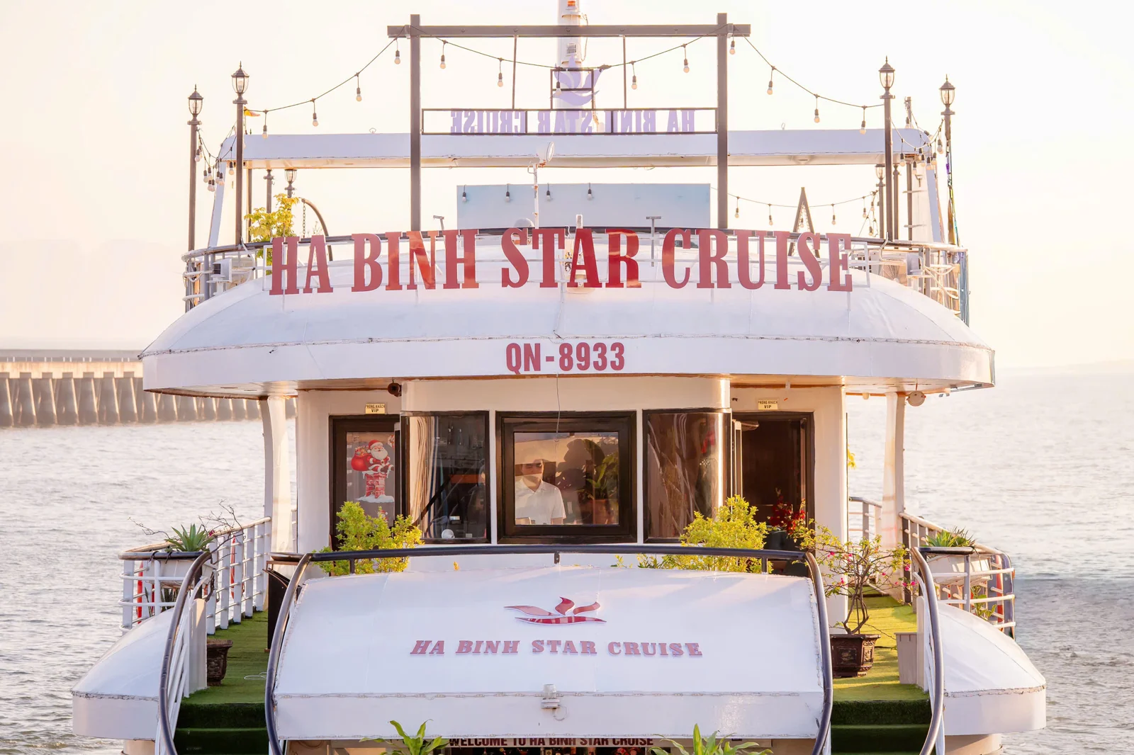 Du thuyền Ha Binh Star Cruise trên Vịnh Hạ Long