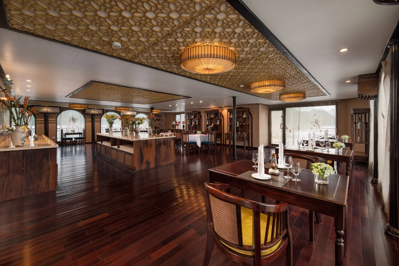 Không gian An Nam Restaurant trên du thuyền Indochine Cruise