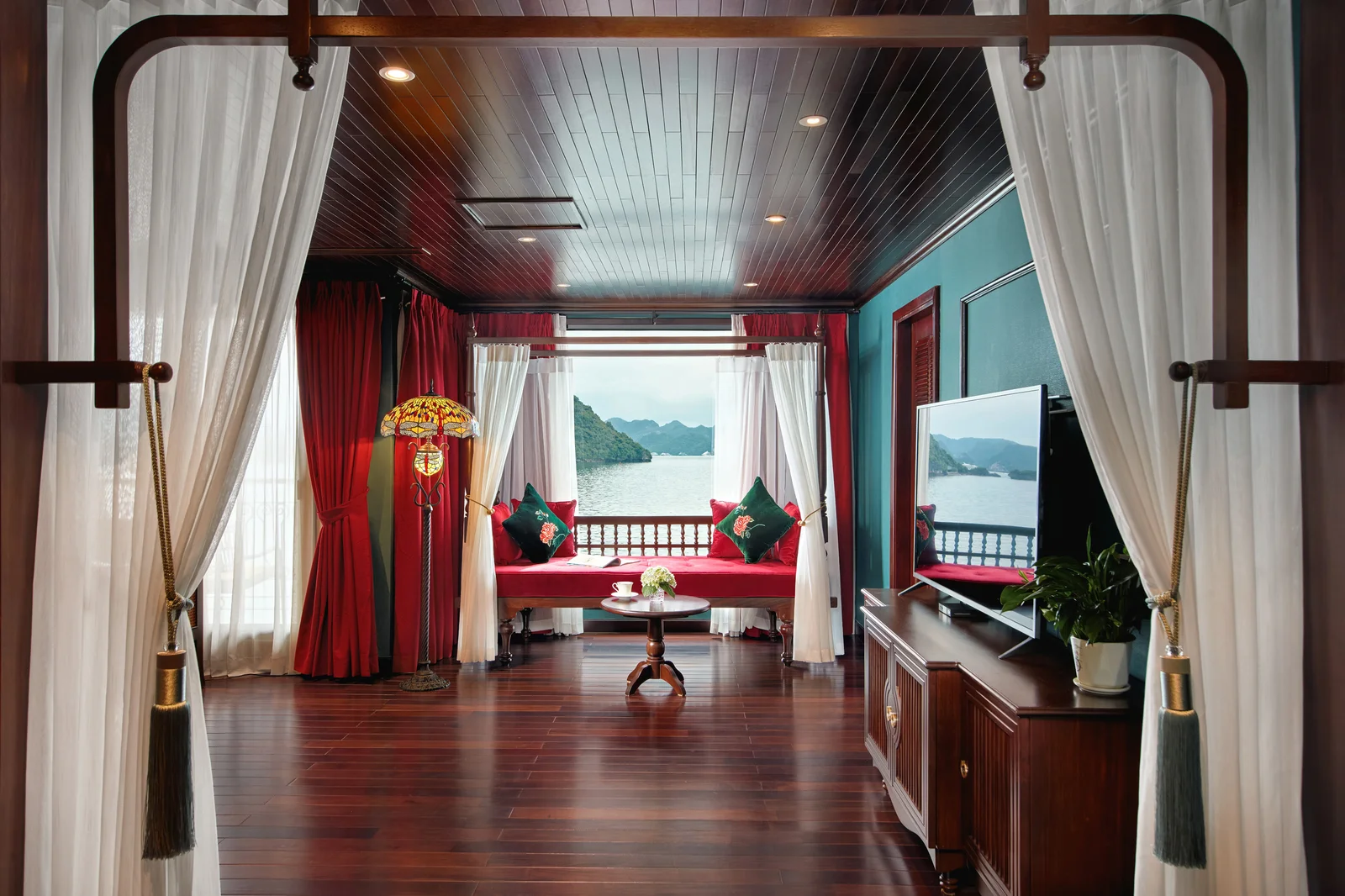 President Suite - hạng phòng cao cấp nhất trên du thuyền Indochine Premium
