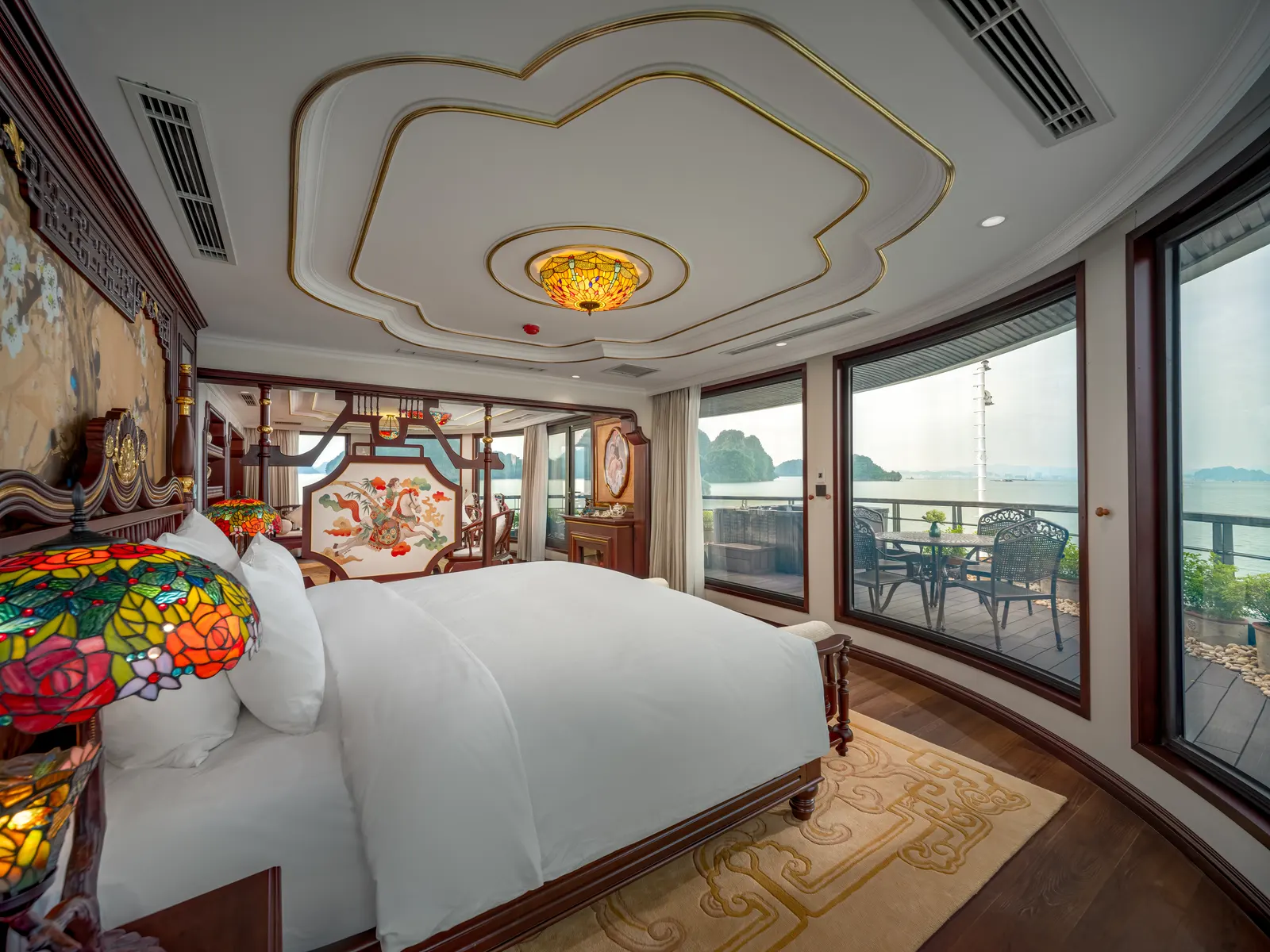 Suite Royal Palace 100m² du thuyền L'amour có sân thượng riêng