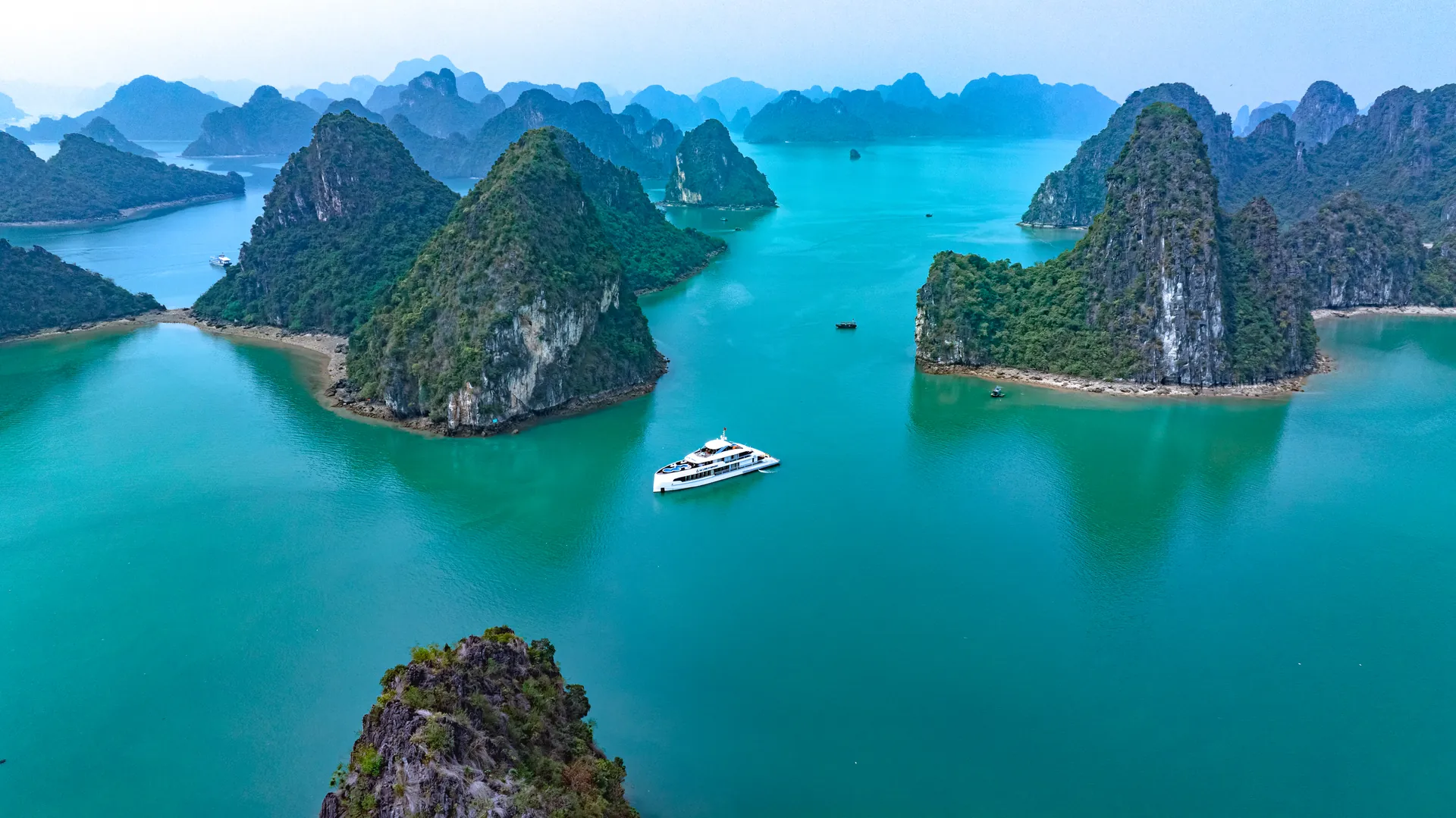 Toàn cảnh du thuyền Halong Symphony