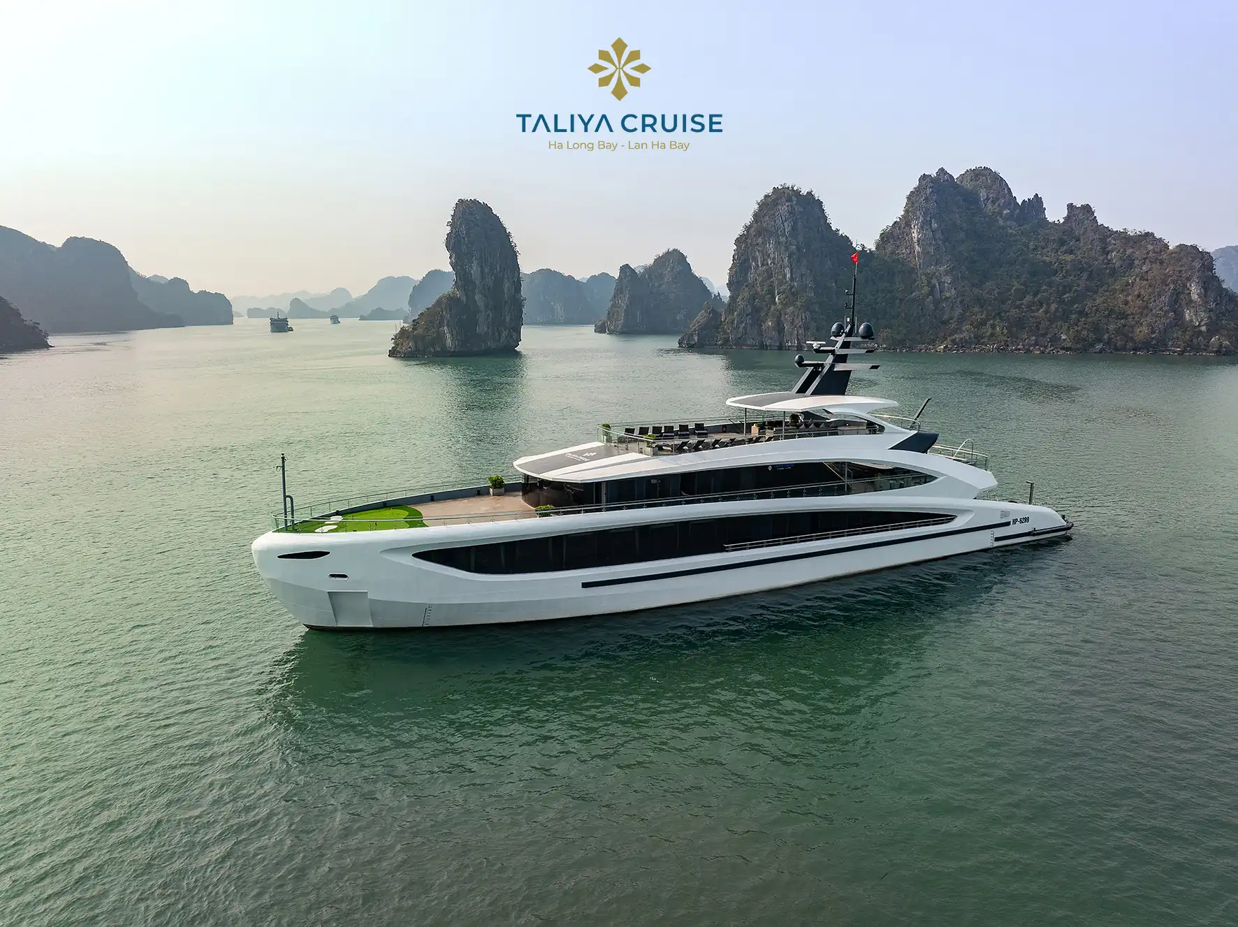 Du thuyền Taliya Cruise trên Vịnh Hạ Long - Lan Hạ